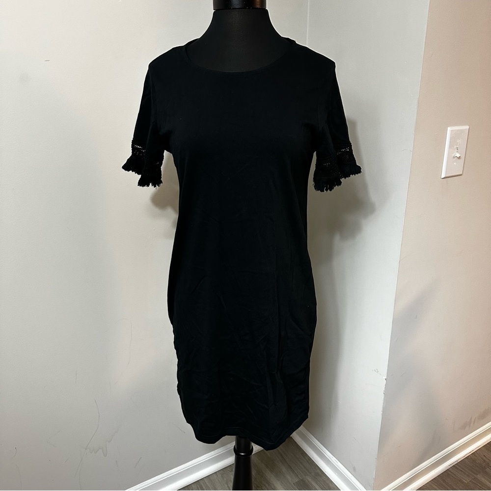 Chelsea & Theodore Black Dress in Size Medium